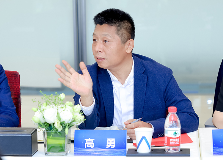 人力资源公司科锐国际董事长高勇在合作签约仪式上发言